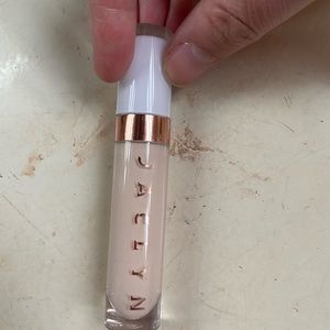 Jaclyn cosmetics concealer